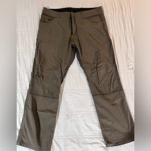 Kühl Radikl Pants 36Wx30L. Straight leg, Classic fit. Green-Brown Color